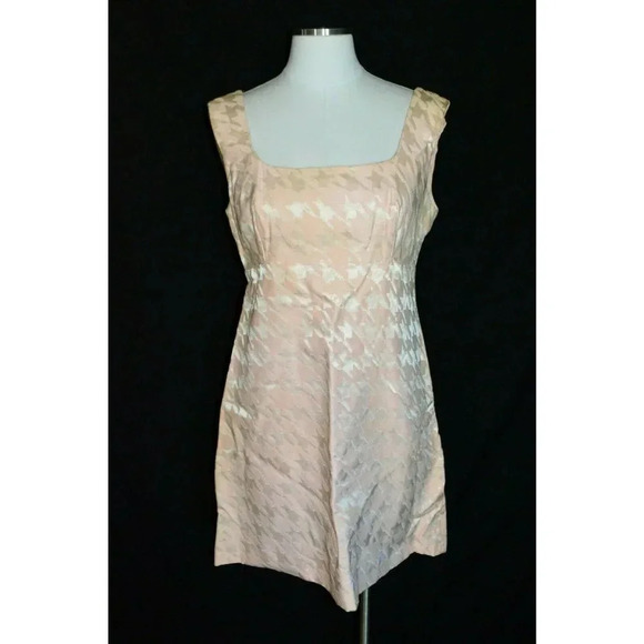Pink Brocade Houndstooth Pattern Dress and Coat - Picture 7 of 13
